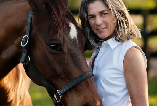 dr emily weiss with brown horse fluke