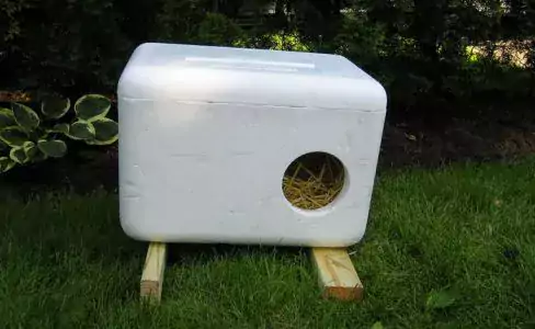 Feral cat shelter, Cat house diy, Outdoor cat house